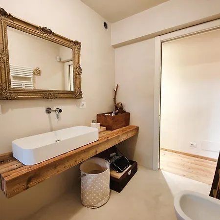 Hostdomus - Modern Loft * 세스트리에