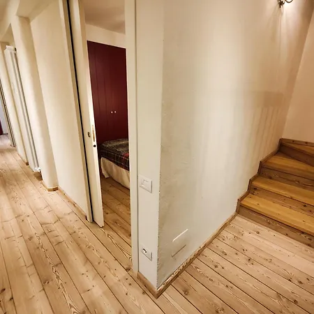 아파트 Hostdomus - Modern Loft